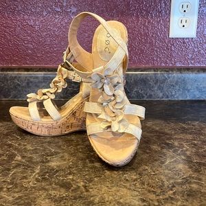 Wedges, flower detail. Good condition light wear.